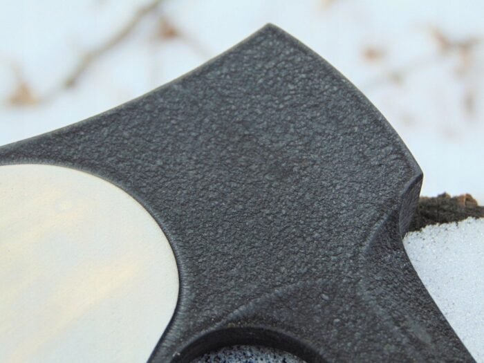 Plieninis kirvis su gumine rankena - Image 6